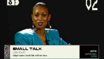 donna presentatrice in finta tv