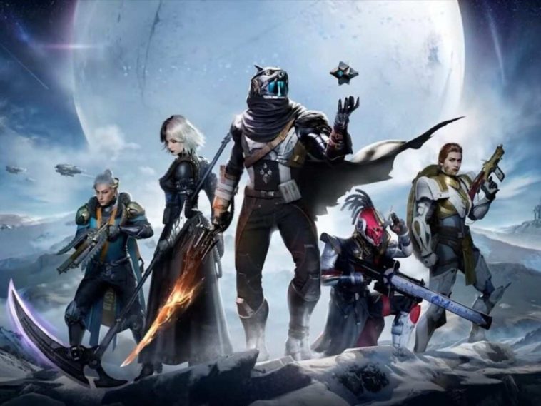 personaggio con spada, personaggio femminile, peronaggio con fucile, alle spalle luna