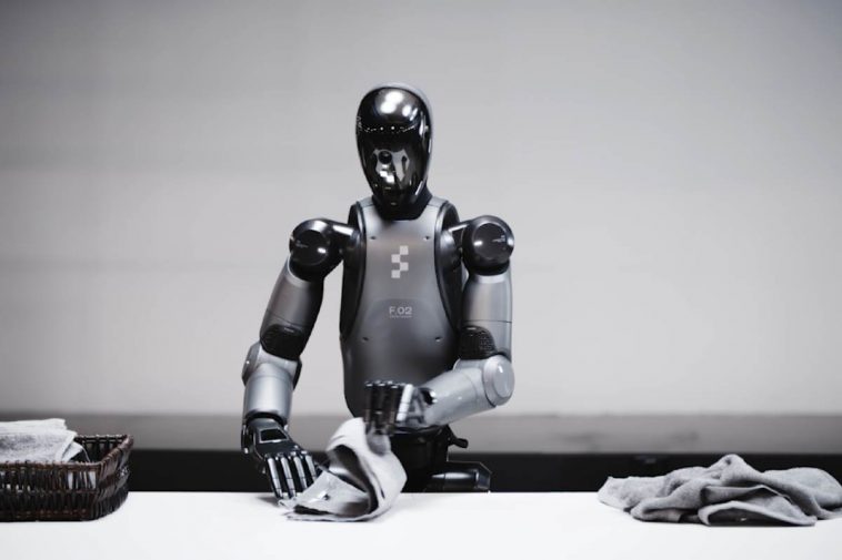 robot piega gli asciugamani