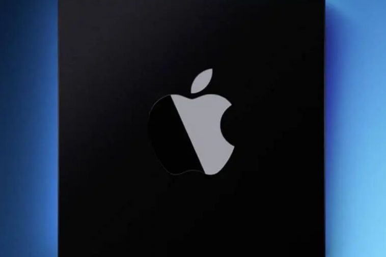 Il simbolo della Apple coperto per metà