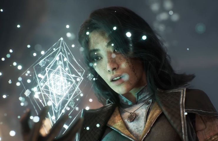 lune di clair obscur che tiene in mano un diario della spedizione