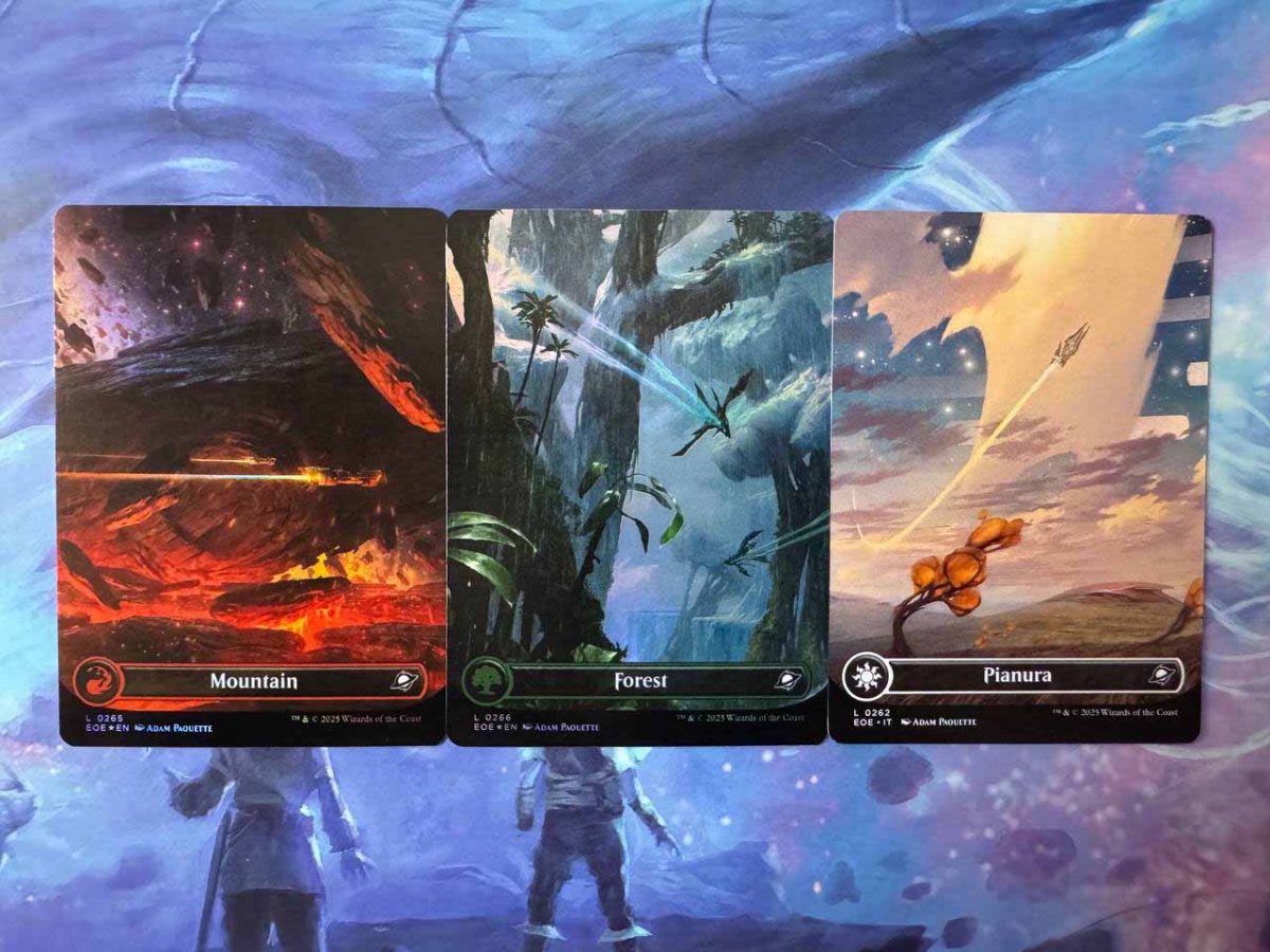 Carte terre base celestiali con artwork spaziali alternativi per il nuovo set di Magic chiamato Edge of Eternities (Ai Confini dell'Eternità)