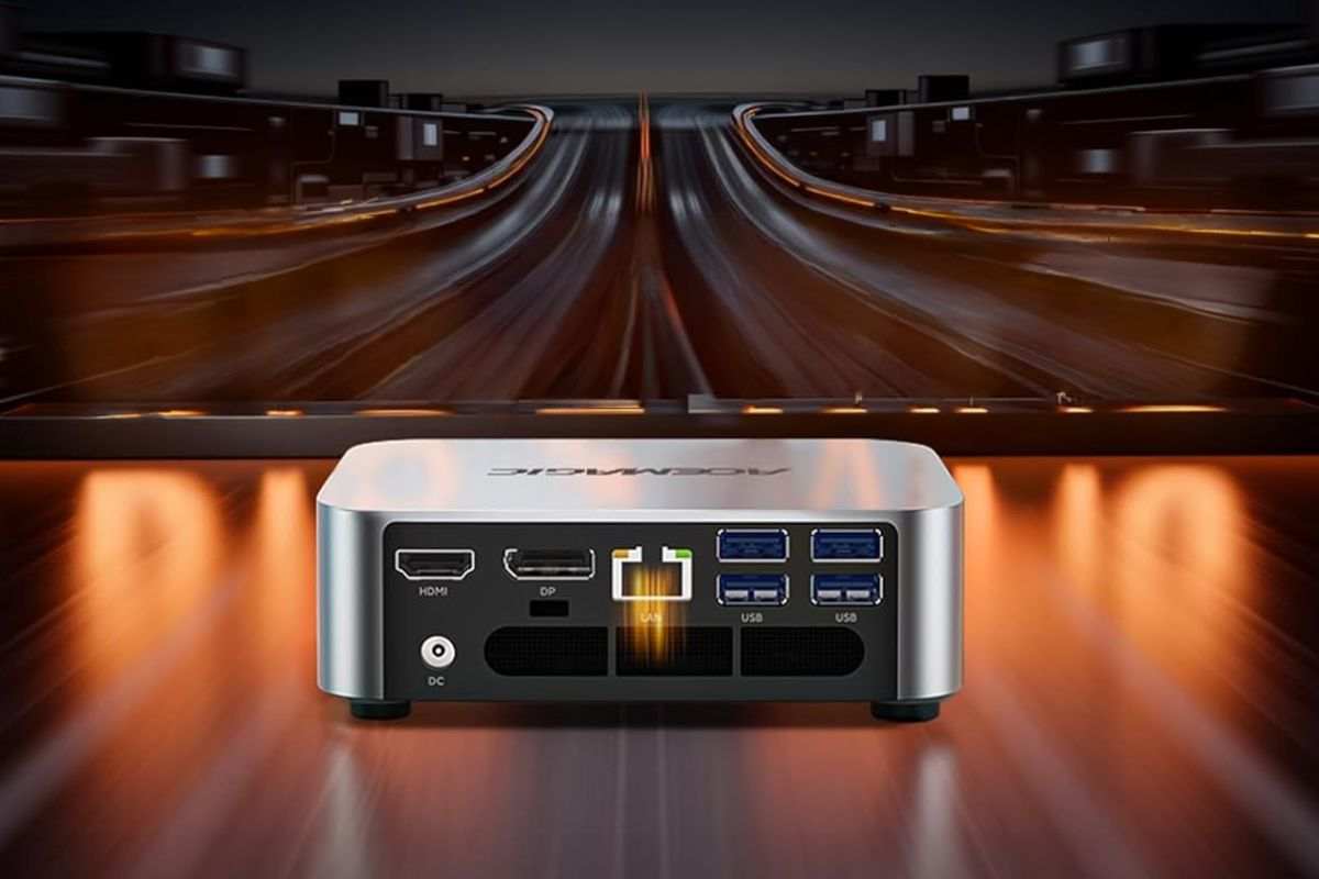 ACEMAGIC M1 Mini PC retro su autostrada