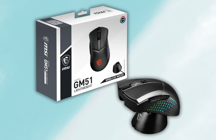 Mouse - MSI CLUTCH GM51 su sfondo azzurro