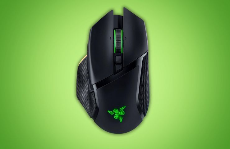 Mouse Basilisk V3 Pro su sfondo verde