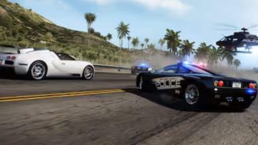 auto della polizia insegue auto clandestina