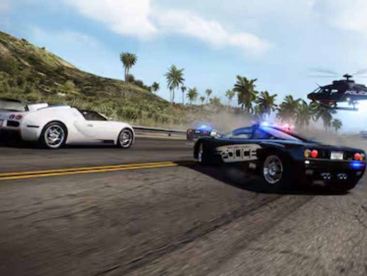 auto della polizia insegue auto clandestina