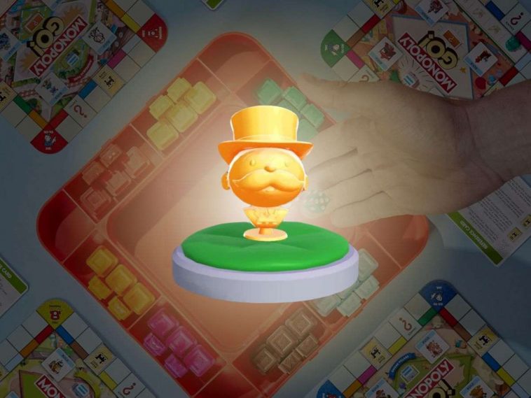 pedina mr monopoly dorato su sfondo del monopoly go