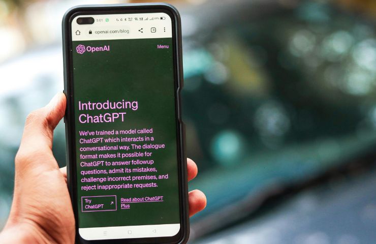 pagina iniziale di ChatGPT su smartphone