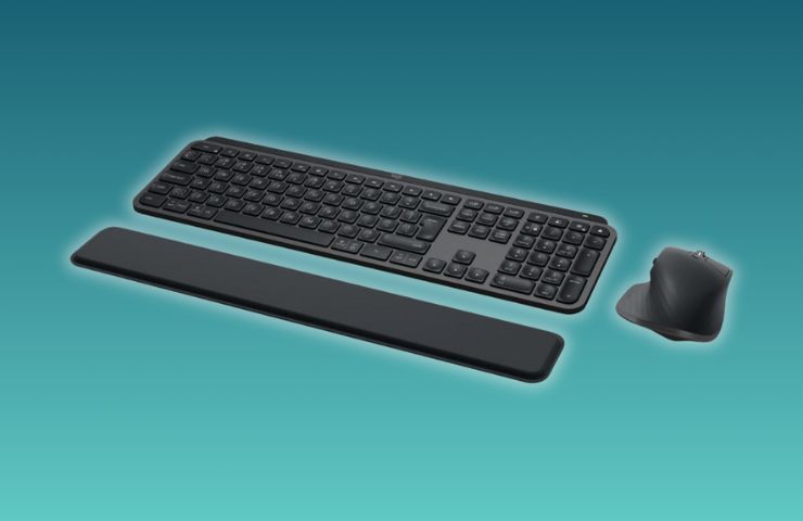 tastiera Logitech MX Keys S su sfondo verde