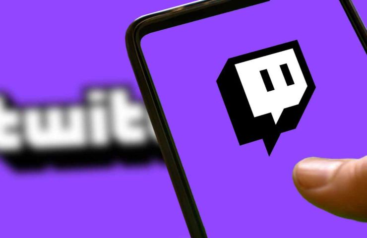 smartphone con logo twitch