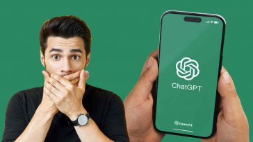 uomo sconvolto con telefono