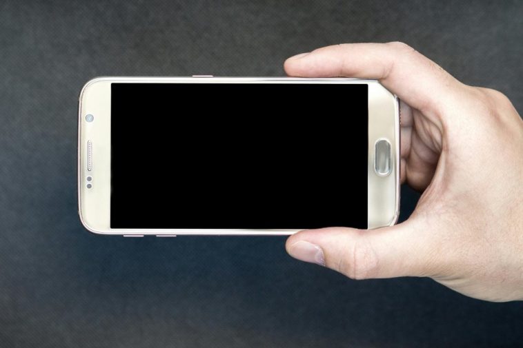 Un vecchio Galaxy in posizione orizzontale