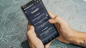 ChatGPT su uno smartphne