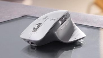 mpuose logitech bianco su superficie di vetro