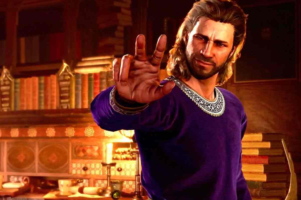 mago con capelli lunghi e (Gale) di Baldur's Gate 3 con tunica viola che fa il gesto "tre" con le dita