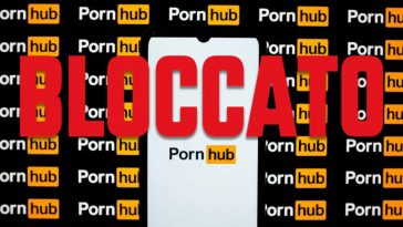 Scritta rossa "Bloccato" sopra una serie di loghi di un noto sito per adulti