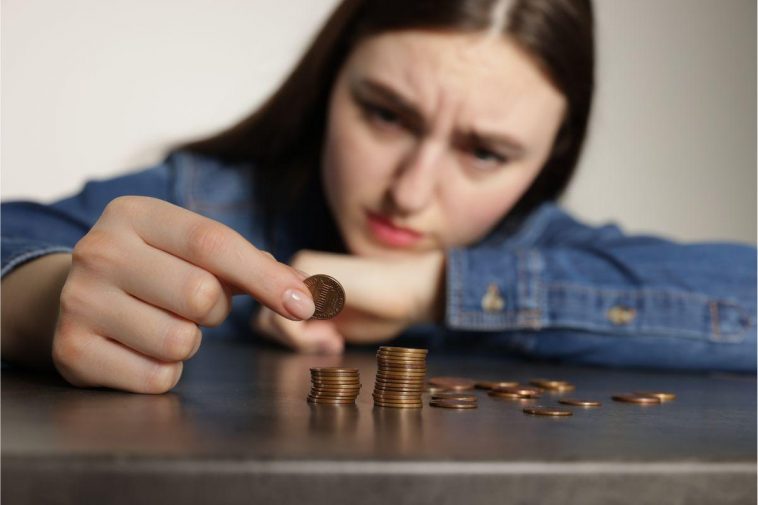 Persona conta soldi