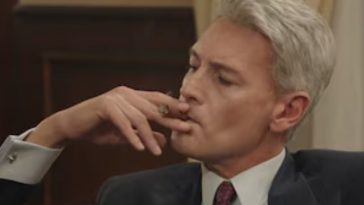 Umberto Guarnieri fuma il sigaro