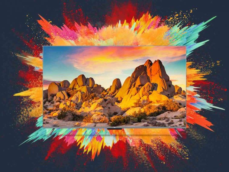 Amazon Fire TV Serie Omni QLED con mmagnie montagna, colori che esplodono sullo sfondo