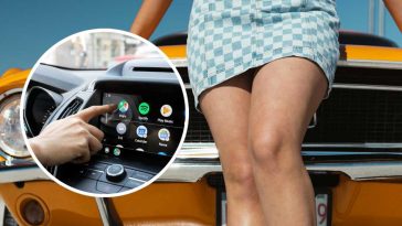 Una ragazza in minigonna davanti a un'auto sportiva e, in evidenza, Android Auto