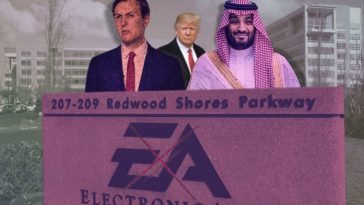 stele con logo electronc arts, dietro jared kushner in giacca e cravatta, mohammad bin salman con turbante e tunica bianca, donald trump sullo sfondo