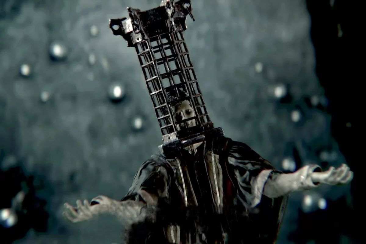 micolash uomo con gabbia lunga messa in testa