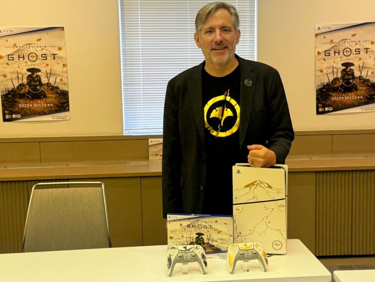 Brian Fleming, fondatore e producer di Sucker Punch, al Tokyo Game Show per il lancio di Ghost of Yōtei.