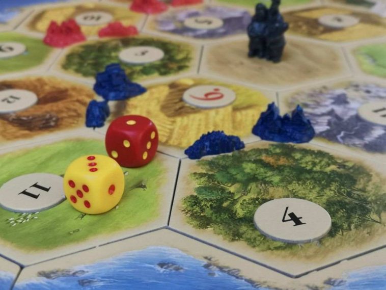 immagine ravvicinata del gioco da tavolo coloni di catan