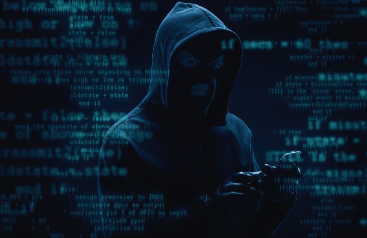 hacker incappucciato