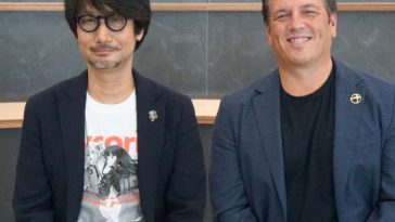 A sinistra hideo kojima, a destra phil spencer