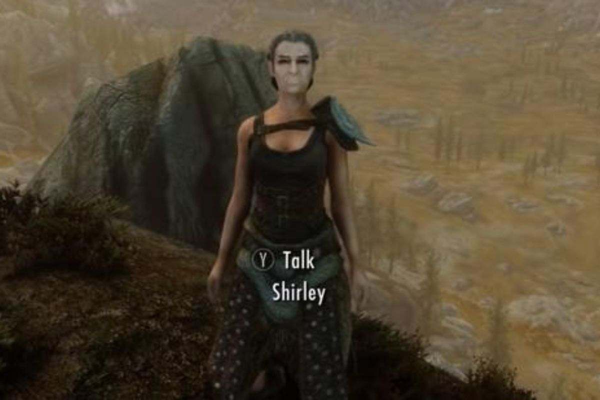 personaggio npc di Skyrim femminile con scritta Talk Shrley