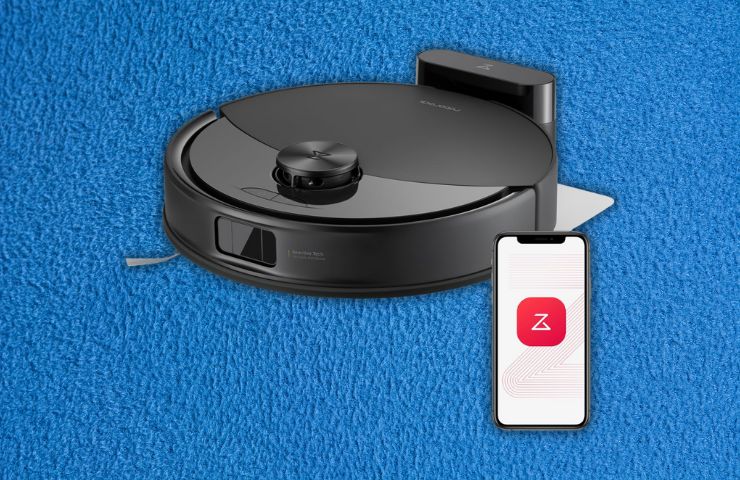 roborock Q10 S5 aspirapolvere su sfondo blu