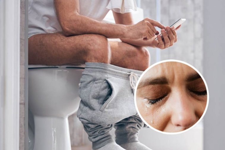 Uomo seduta in bagno che scrolla il telefono e, in evidenza, un volto in lacrime