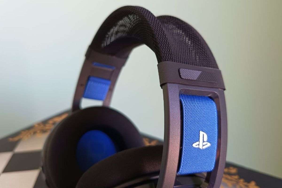 dettaglio cuffie arco con tessuto retato