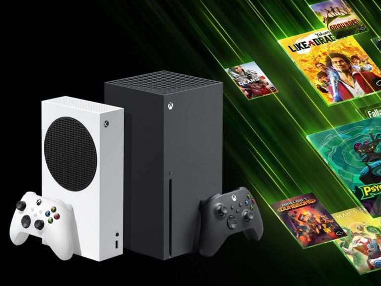 console xbox series affiancate su sfondo nero e affianco locandine di alcuni giochi con scie verdi