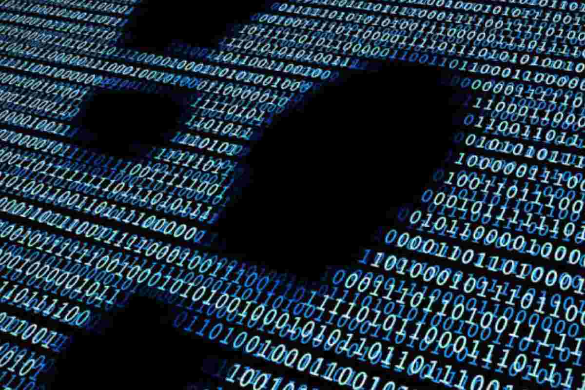 Impronte di scarpe in un terreno fatto di dati informatici 