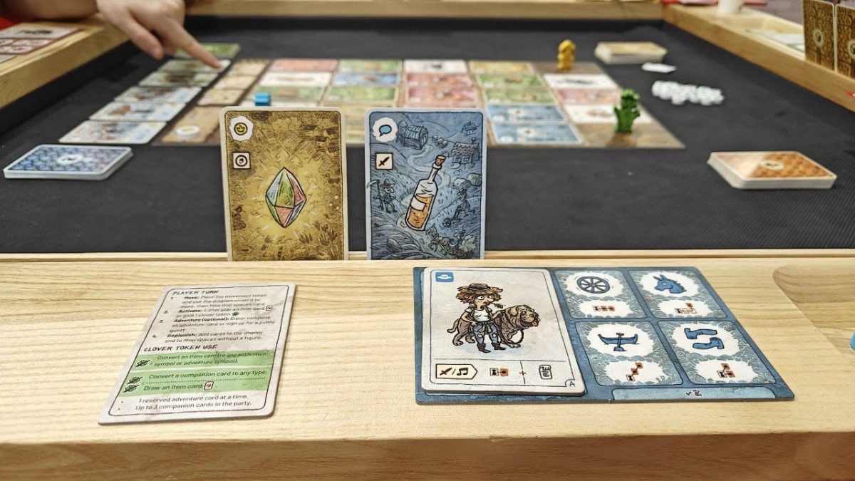 Le carte a disposizione di un giocatore durante una partita a Pilgrims