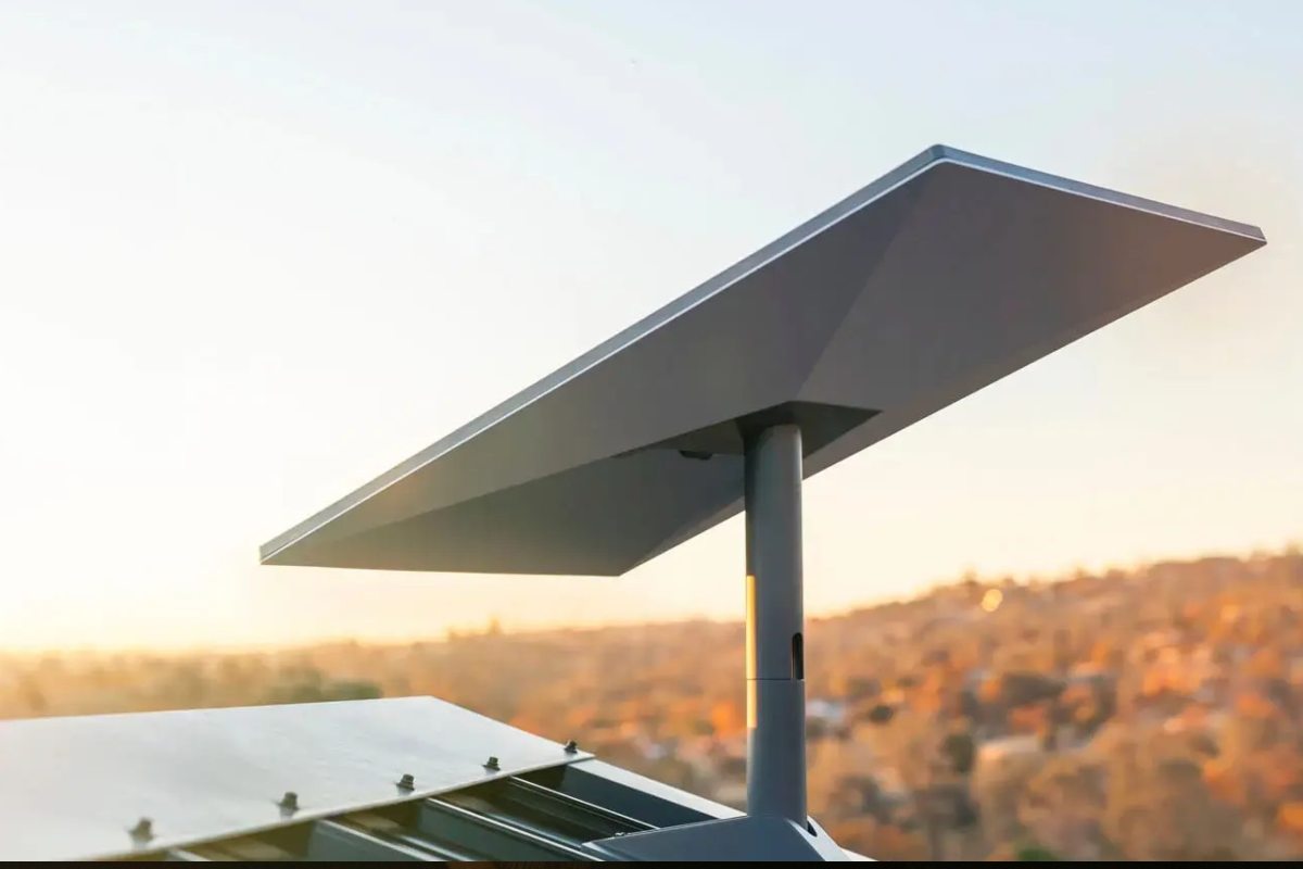 L'antenna di Starlink, il sistema internet di Musk