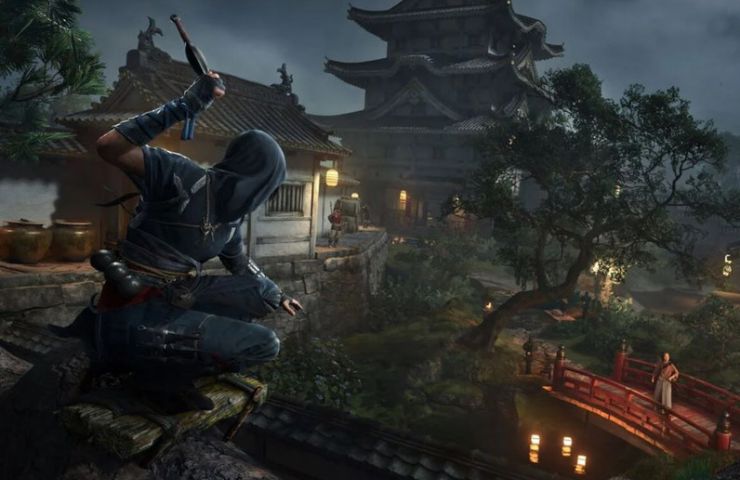 screenshot di asssassin's creed shadows con naoe che vede villaggio dall'alto