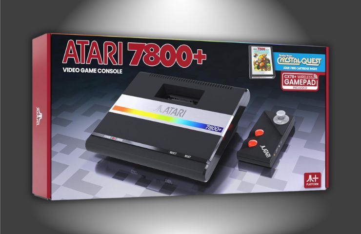 confezione Atari 7800+ su sfondo grigio