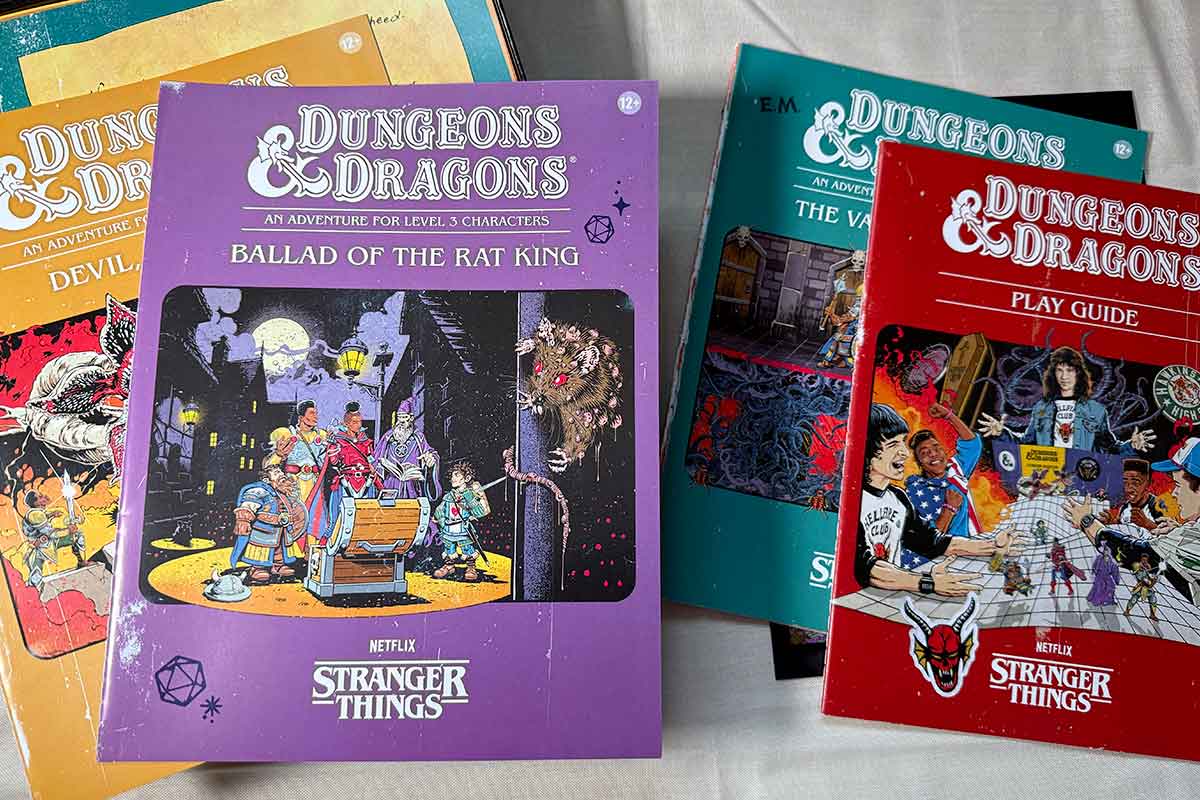 I 4 fascicoli di avventura, rilegati con copertina che imitano lo stile delle vecchie avventure di D&D delle prime versioni