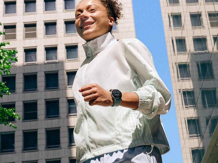 persone che corre e ha al polso un Galaxy Watch7