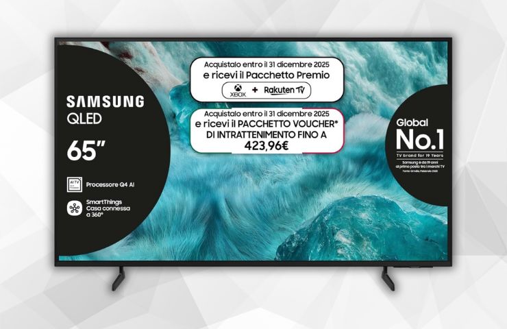 televisore smart tv samsung su sfondo bianco