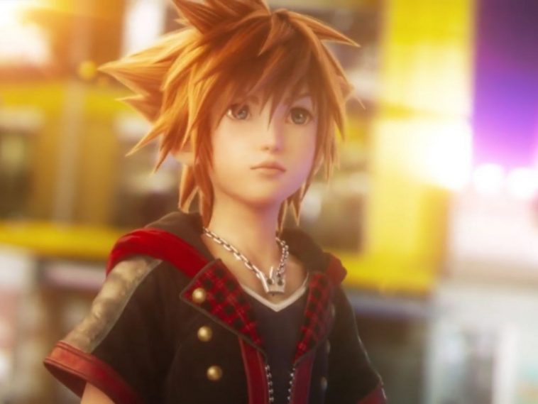 sora di kingdom hearts ragazzino con capelli a punta e giuba nera