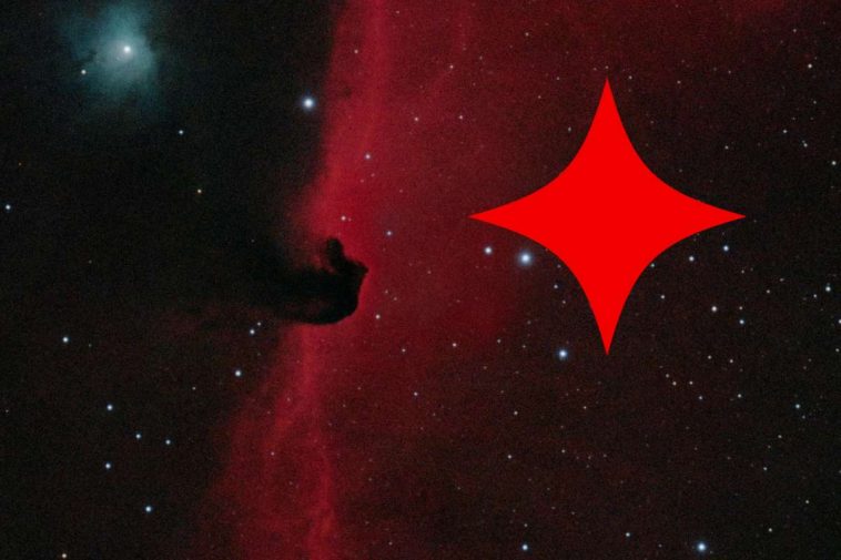 Lo spazio con una luce rossa diffusa e, in evidenza, una stella stilizzata