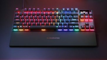 tastiera steelseries vista dall'alto su postazione