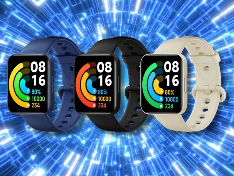 smartwatch xiaomi poco watch su sfondo blu tech in 3 colorazioni differenti