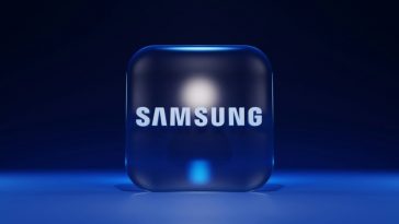 Il logo di Samsung in un cubo opalescente