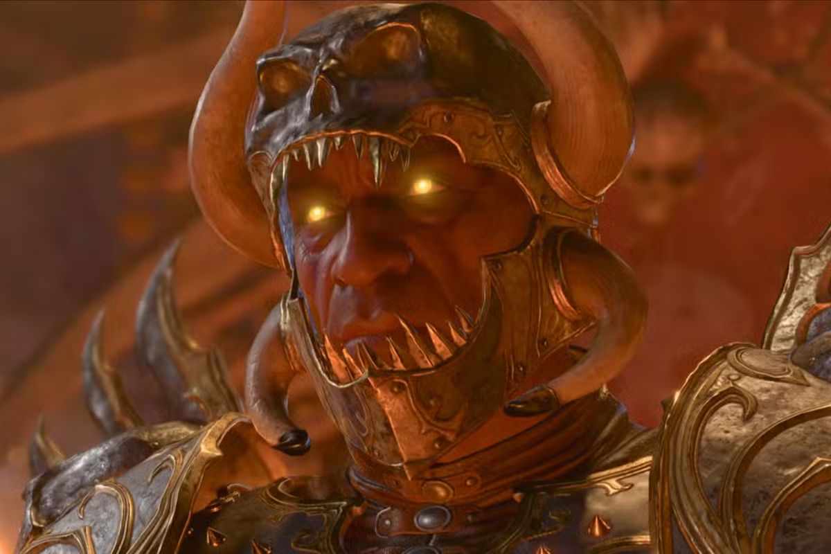 cavaliere infernale con occhi gialli ed elmo con i denti